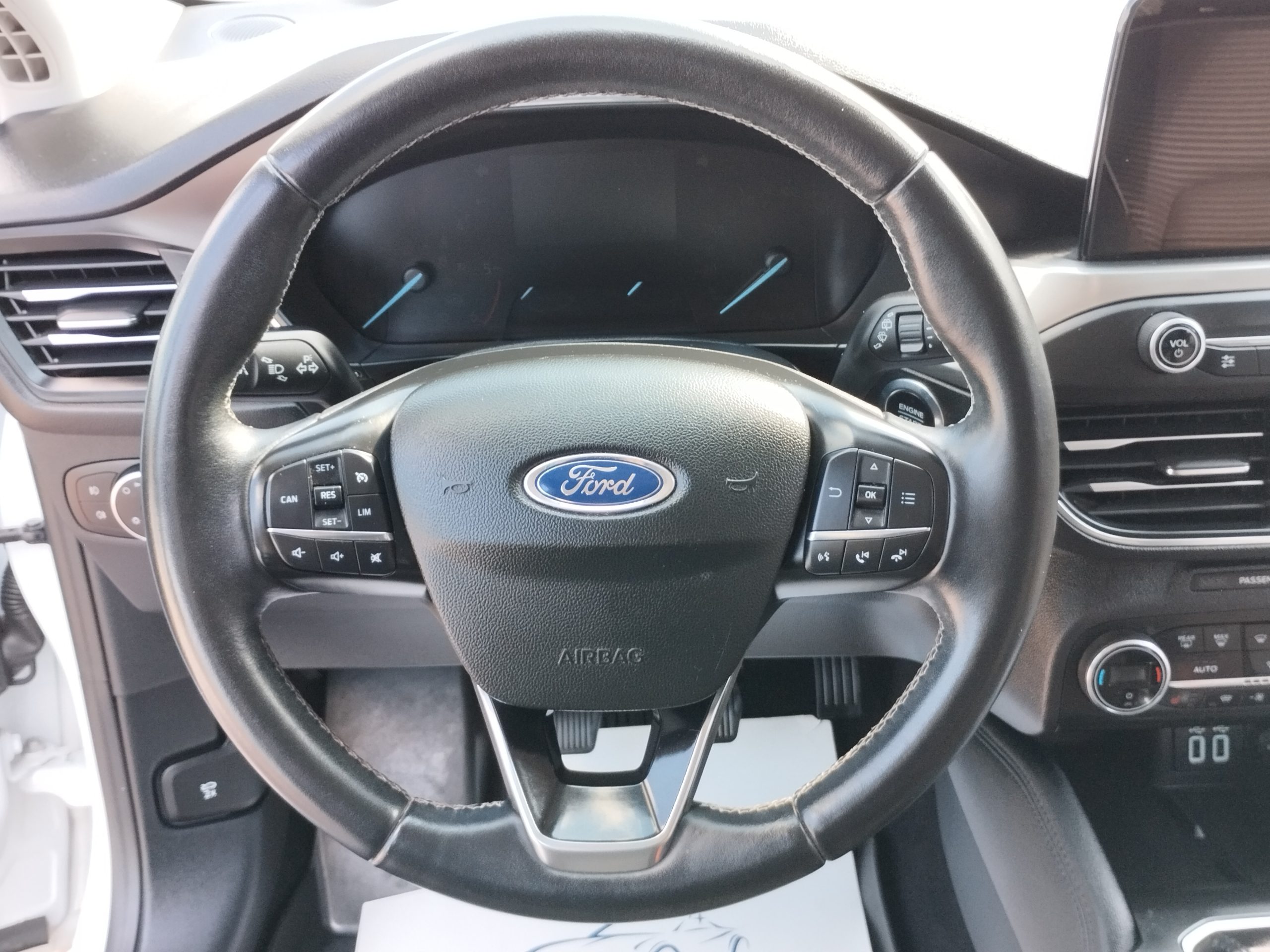 FORD FOCUS 1.5 EcoBlue Titanium MO.-i. 1. Tulaj. Szervizkönyv! TEMPOMAT. NAVIGÁCIÓ. KAMREA. ÜLÉSFŰTÉS