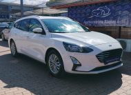 FORD FOCUS 1.5 EcoBlue Titanium MO.-i. 1. Tulaj. Szervizkönyv! TEMPOMAT. NAVIGÁCIÓ. KAMREA. ÜLÉSFŰTÉS