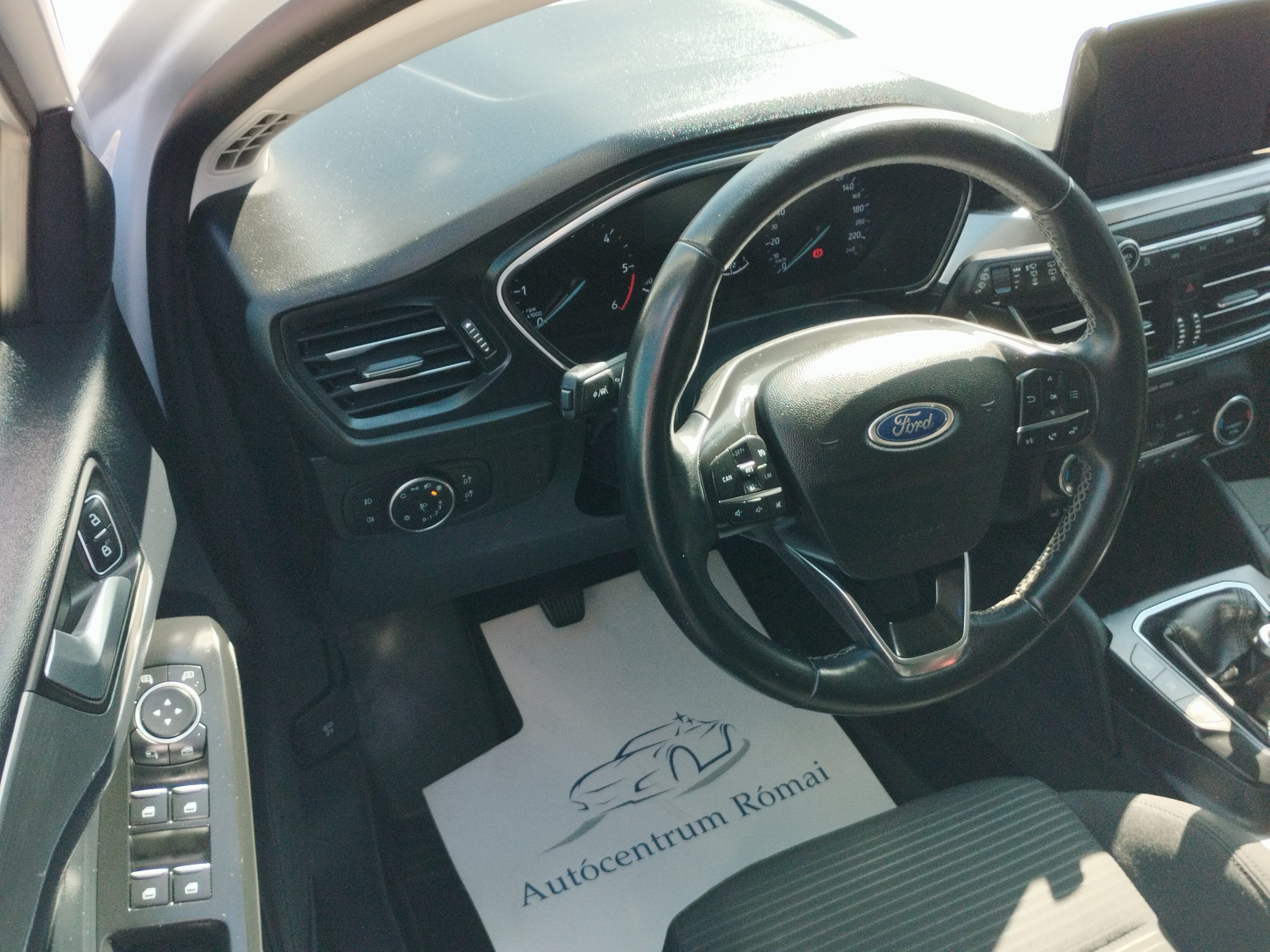 FORD FOCUS 1.5 EcoBlue Titanium MO.-i. 1. Tulaj. Szervizkönyv! TEMPOMAT. NAVIGÁCIÓ. KAMREA. ÜLÉSFŰTÉS