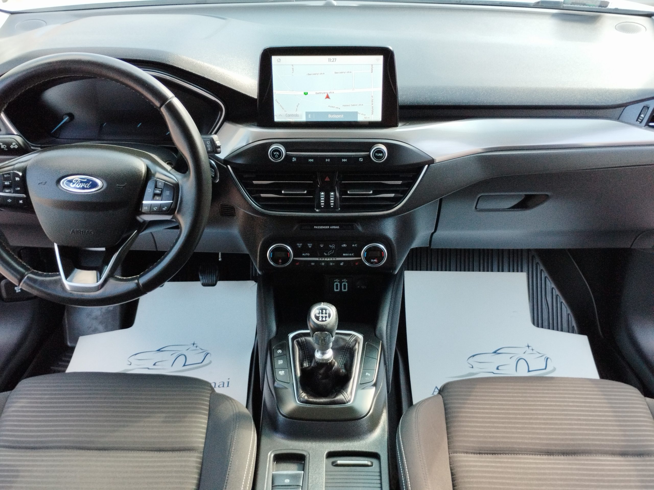 FORD FOCUS 1.5 EcoBlue Titanium MO.-i. 1. Tulaj. Szervizkönyv! TEMPOMAT. NAVIGÁCIÓ. KAMREA. ÜLÉSFŰTÉS