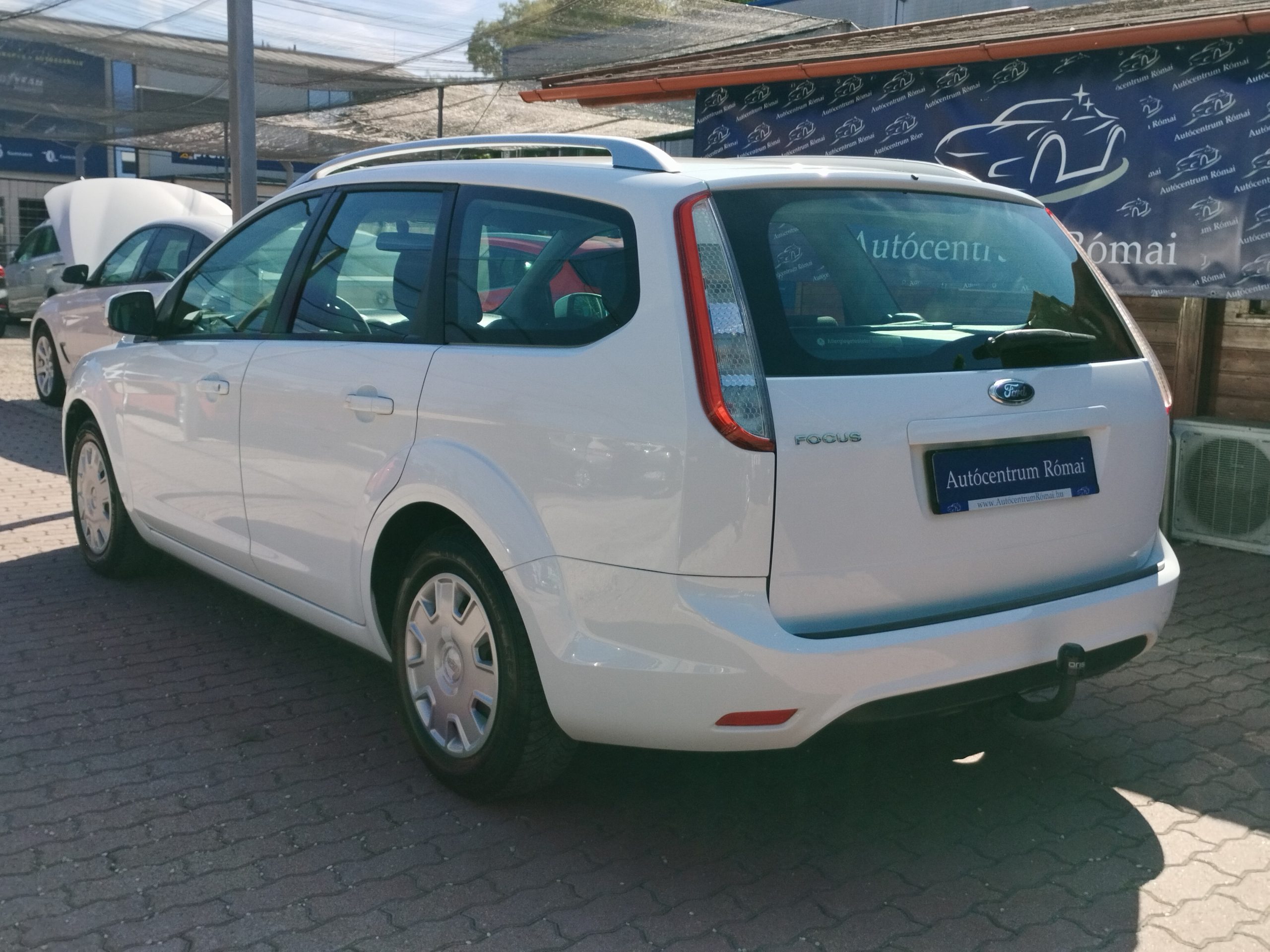 FORD FOCUS 1.6 Fresh EURO5 2. Tulaj. KLÍMA. VONÓHOROG. SZÉLVÉDŐFŰTÉS. ELEKTROMOS ABLAK