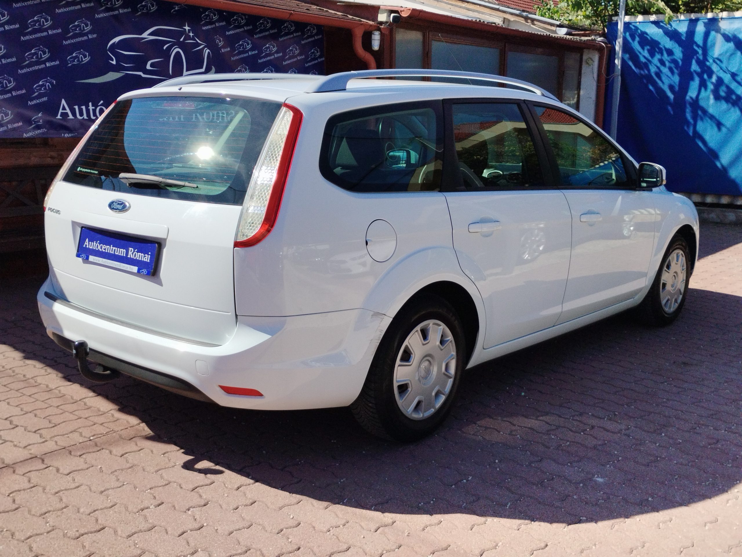 FORD FOCUS 1.6 Fresh EURO5 2. Tulaj. KLÍMA. VONÓHOROG. SZÉLVÉDŐFŰTÉS. ELEKTROMOS ABLAK