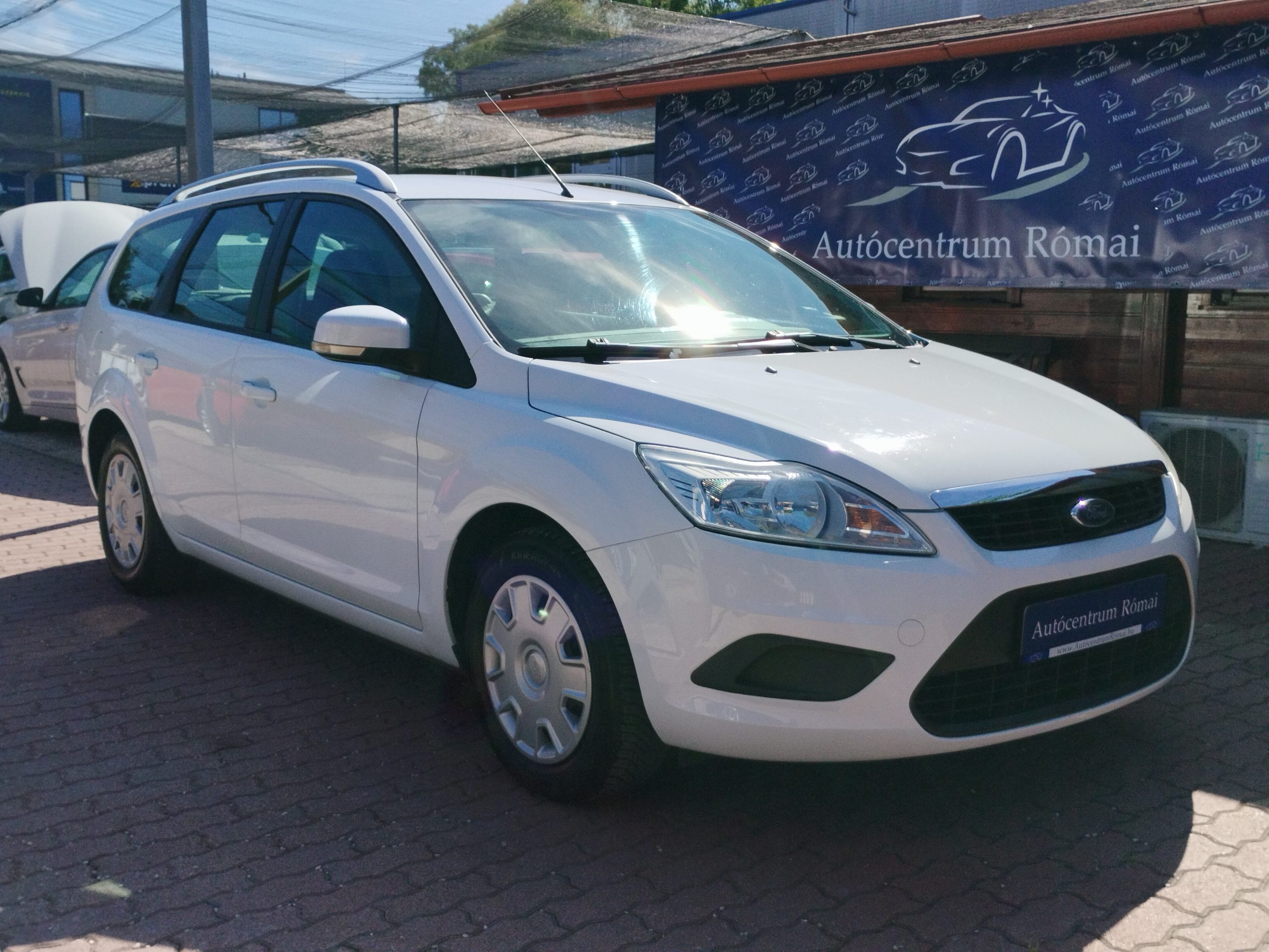 FORD FOCUS 1.6 Fresh EURO5 2. Tulaj. KLÍMA. VONÓHOROG. SZÉLVÉDŐFŰTÉS. ELEKTROMOS ABLAK