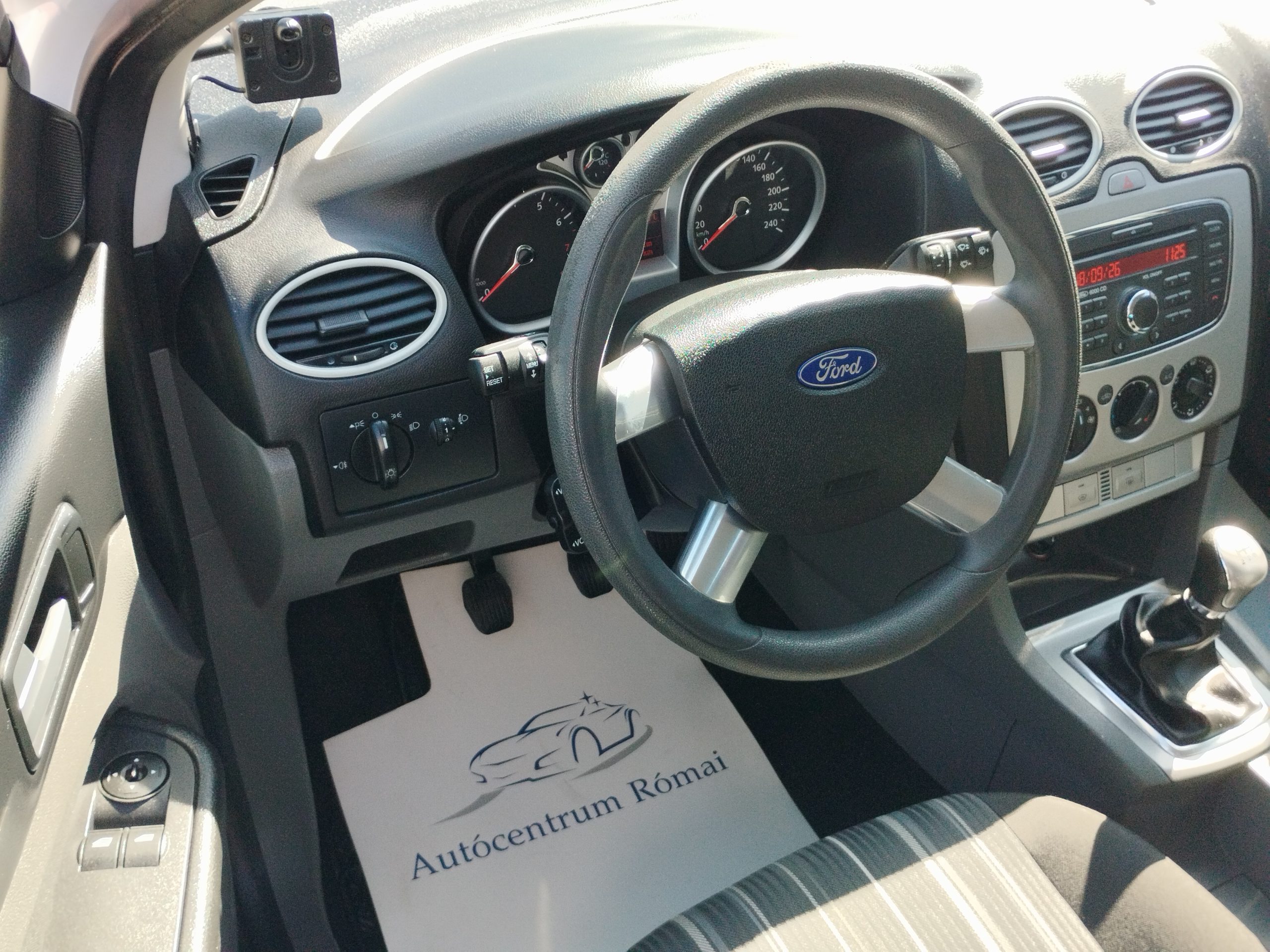 FORD FOCUS 1.6 Fresh EURO5 2. Tulaj. KLÍMA. VONÓHOROG. SZÉLVÉDŐFŰTÉS. ELEKTROMOS ABLAK