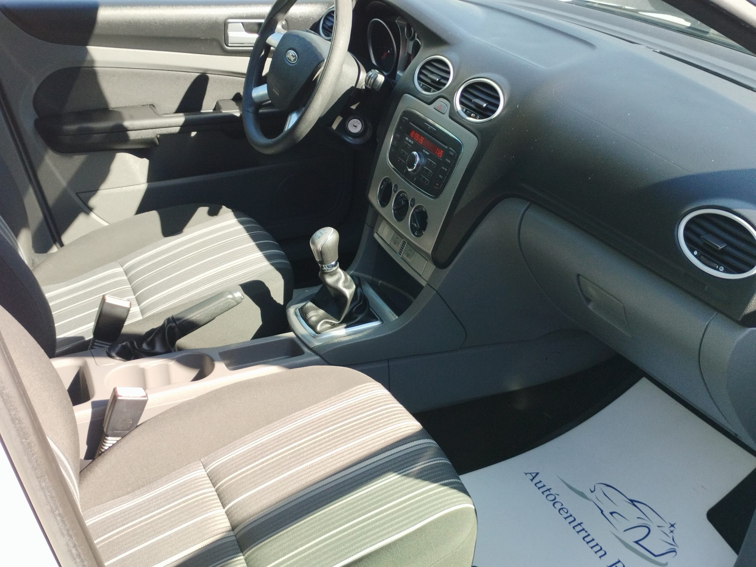 FORD FOCUS 1.6 Fresh EURO5 2. Tulaj. KLÍMA. VONÓHOROG. SZÉLVÉDŐFŰTÉS. ELEKTROMOS ABLAK