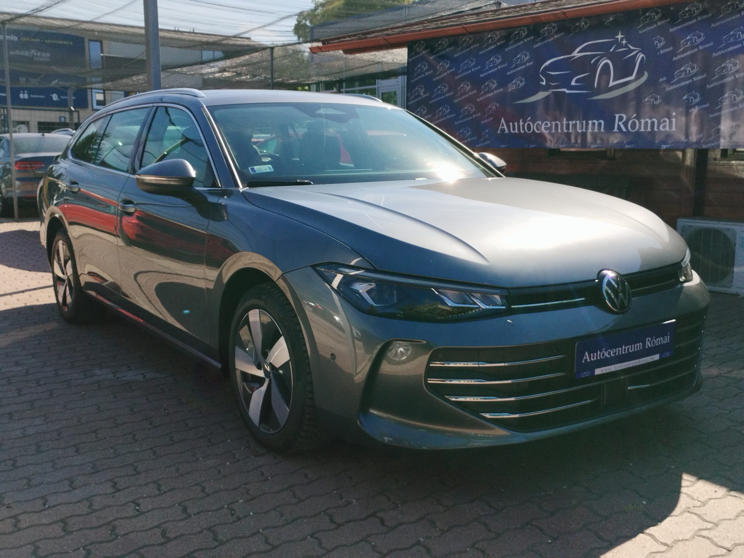 VOLKSWAGEN PASSAT IX Variant 2.0 TDI SCR Business DSG. 42.000KM! NAVIGÁCIÓ. TEMPOMAT. KAMERA