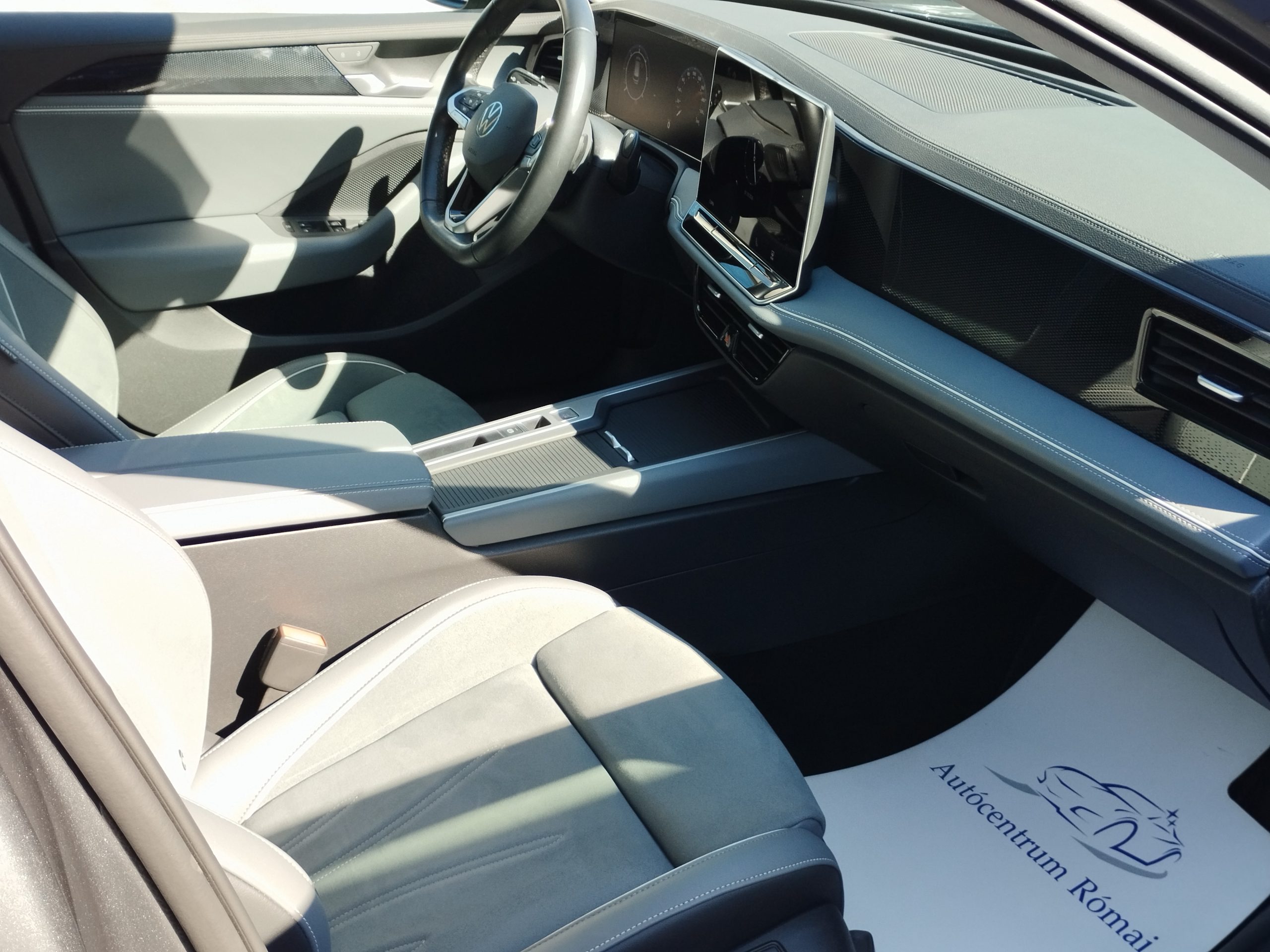 VOLKSWAGEN PASSAT IX Variant 2.0 TDI SCR Business DSG. 42.000KM! NAVIGÁCIÓ. TEMPOMAT. KAMERA