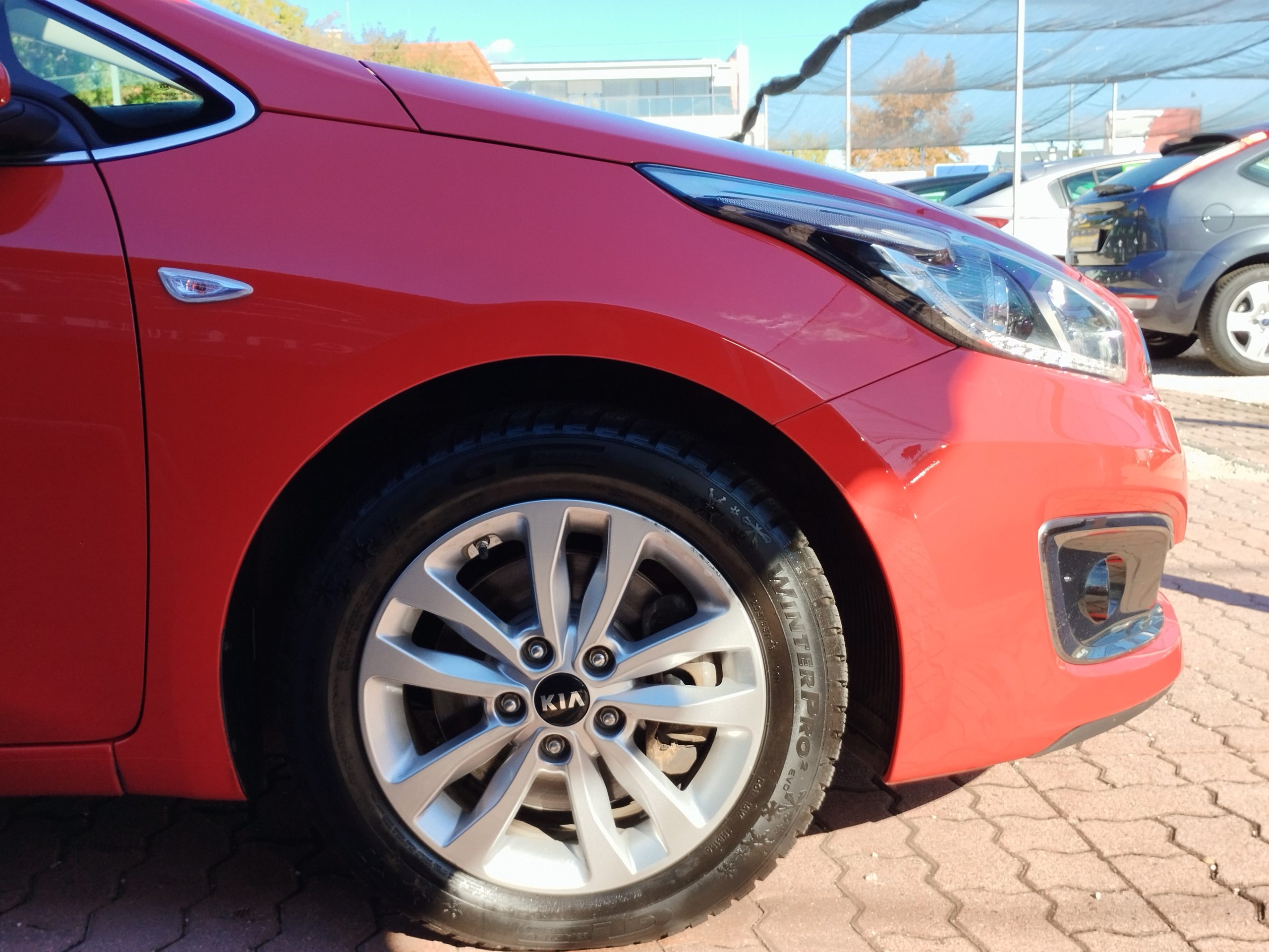 KIA CEE'D 1.4 CVVT LX Red Line. 2. Tulaj. Szervizkönyv! TEMPOMAT. PARKRADAR. ÜLÉSFŰTÉS