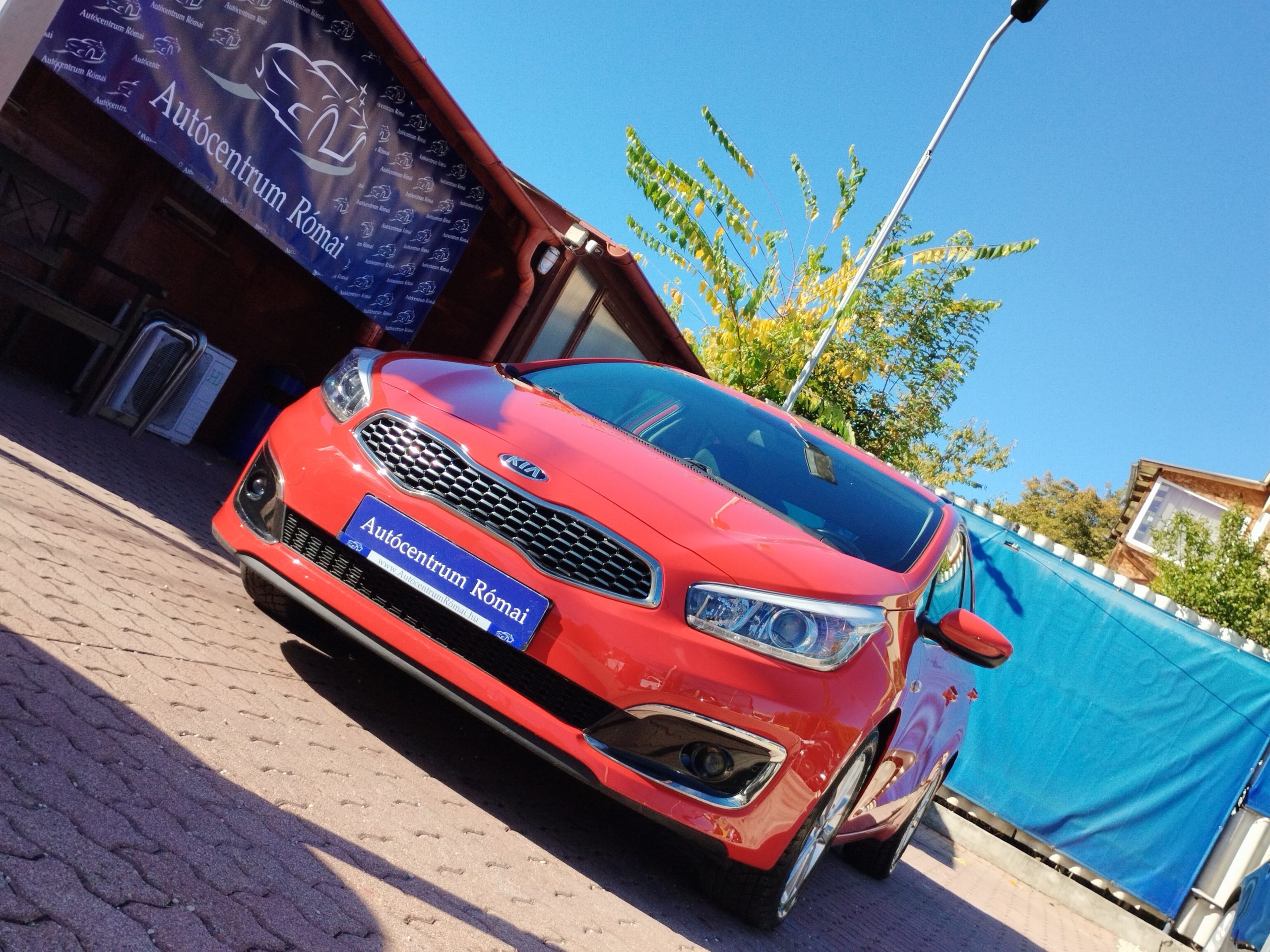 KIA CEE'D 1.4 CVVT LX Red Line. 2. Tulaj. Szervizkönyv! TEMPOMAT. PARKRADAR. ÜLÉSFŰTÉS