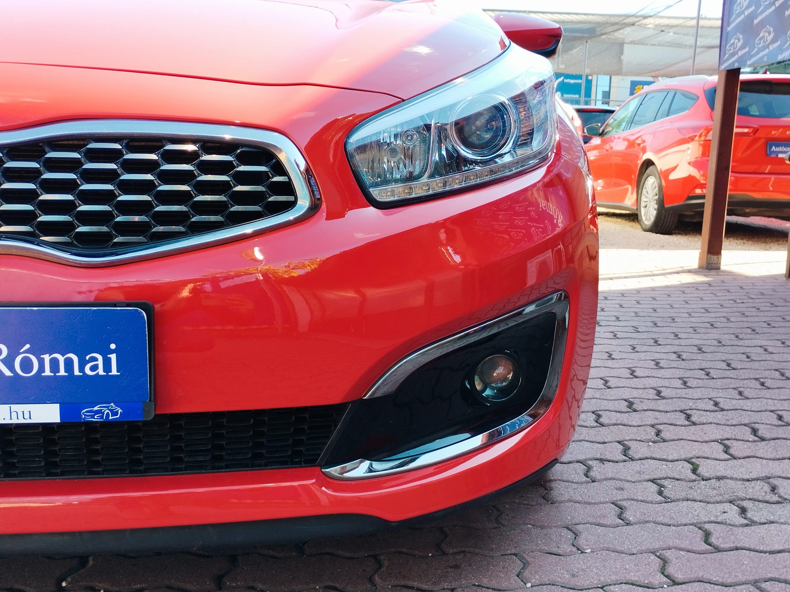 KIA CEE'D 1.4 CVVT LX Red Line. 2. Tulaj. Szervizkönyv! TEMPOMAT. PARKRADAR. ÜLÉSFŰTÉS