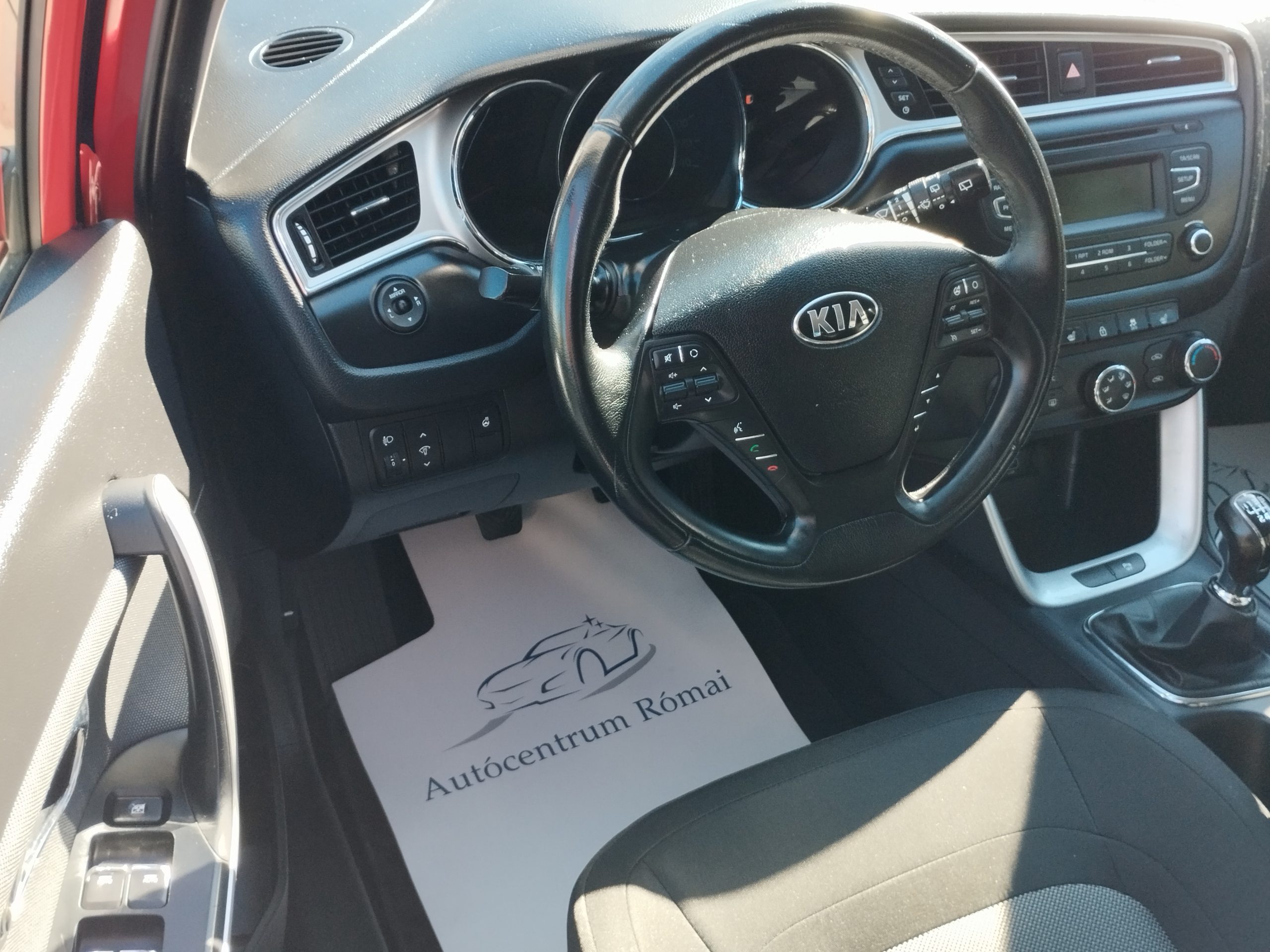 KIA CEE'D 1.4 CVVT LX Red Line. 2. Tulaj. Szervizkönyv! TEMPOMAT. PARKRADAR. ÜLÉSFŰTÉS