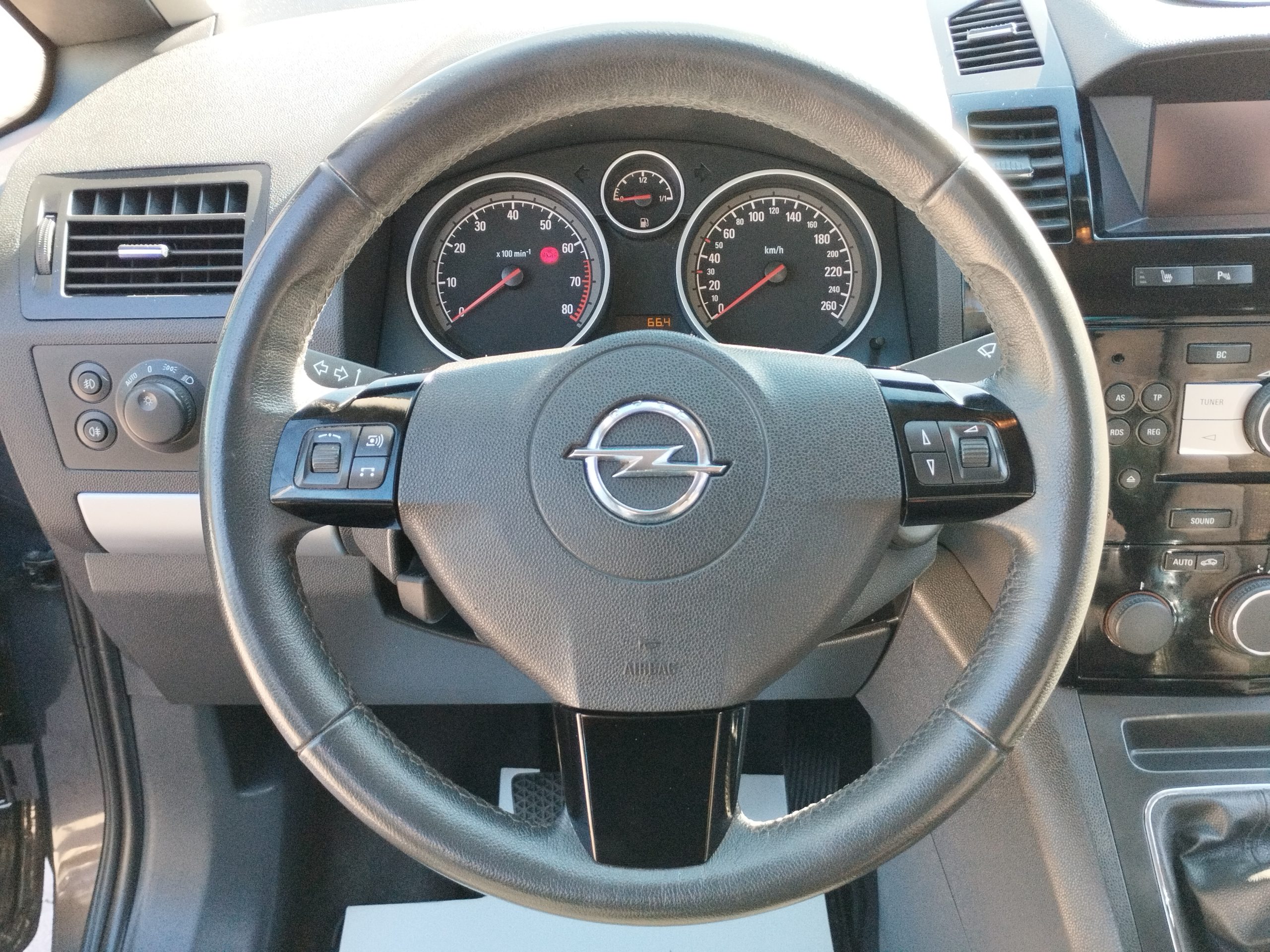 OPEL ZAFIRA B 1.8 Enjoy 129.000km! TEMPOMAT. XENON. PARKRADAR. ÜLÉSFŰTÉS. VONÓHOROG