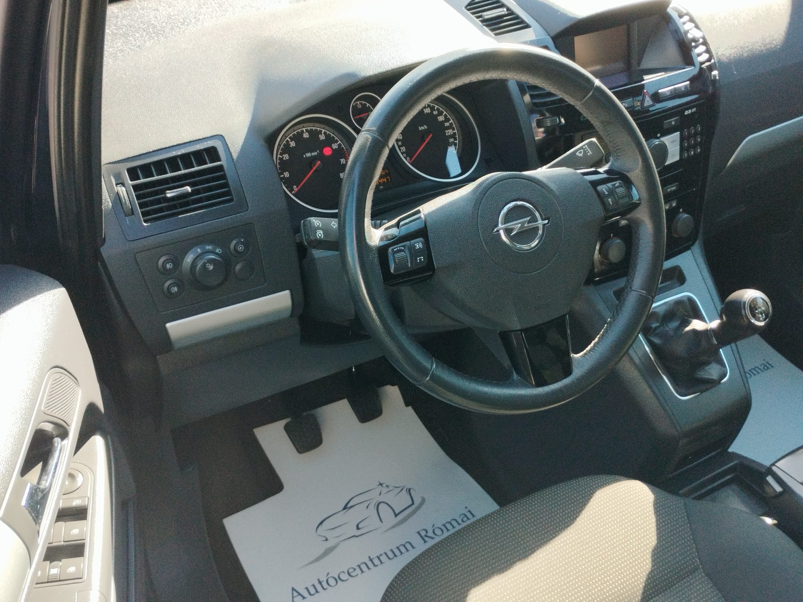 OPEL ZAFIRA B 1.8 Enjoy 129.000km! TEMPOMAT. XENON. PARKRADAR. ÜLÉSFŰTÉS. VONÓHOROG
