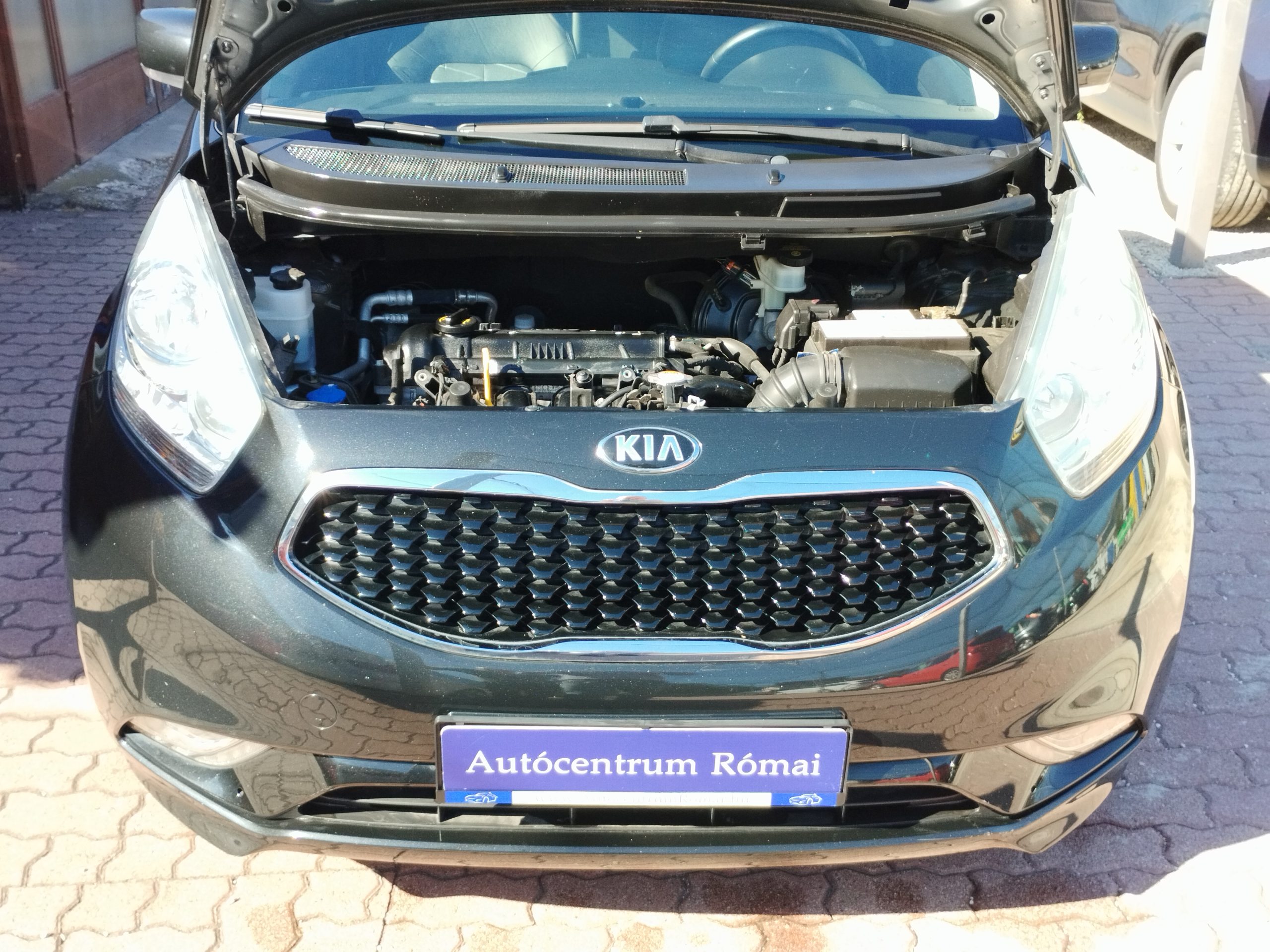 KIA VENGA 1.4 CVVT Limitált 2. Tulaj. DIGIT KLÍMA. FÉLBŐR BELSŐ. ÜLÉSFŰTÉS. PARKRADAR