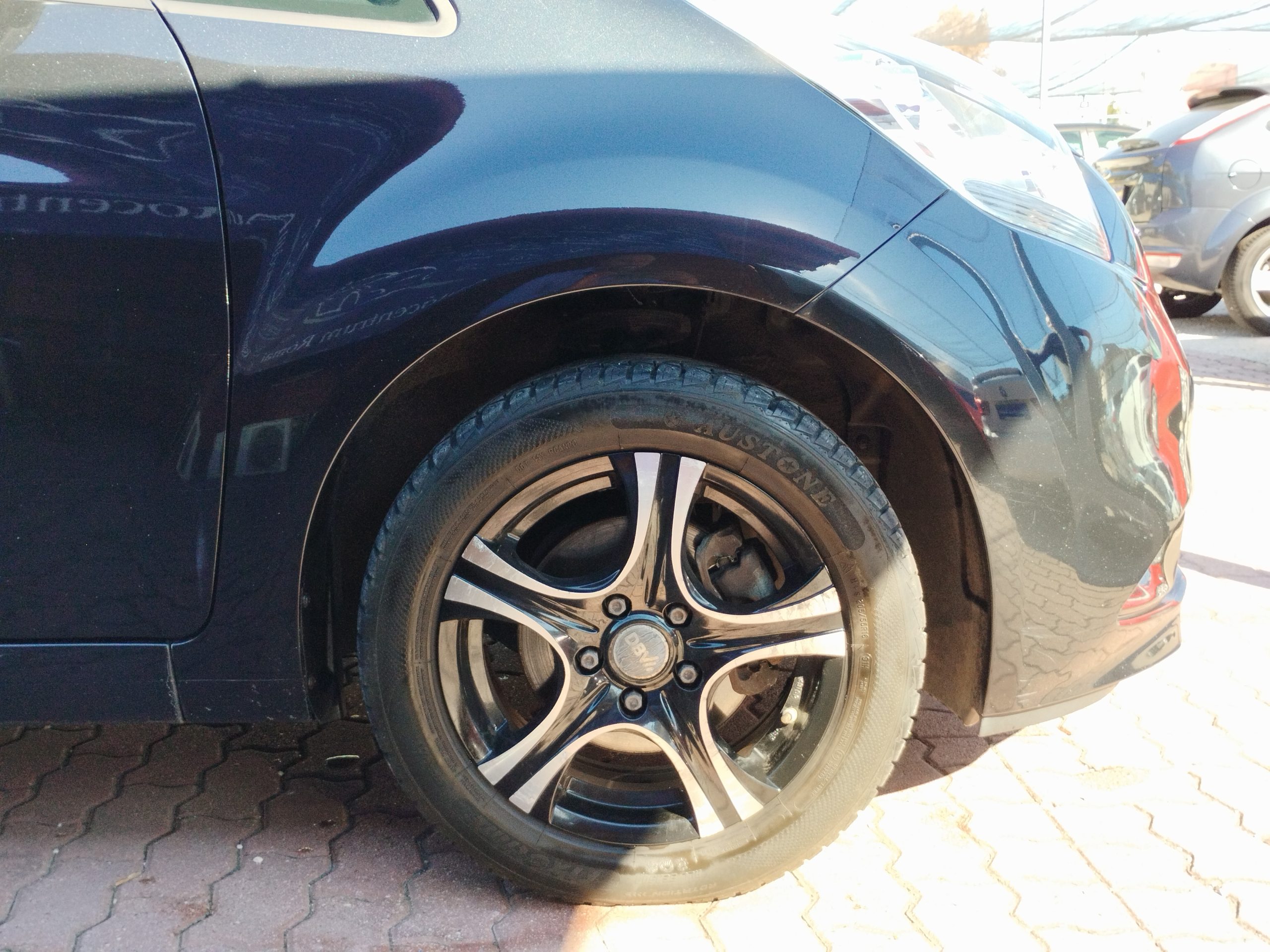 KIA VENGA 1.4 CVVT Limitált 2. Tulaj. DIGIT KLÍMA. FÉLBŐR BELSŐ. ÜLÉSFŰTÉS. PARKRADAR