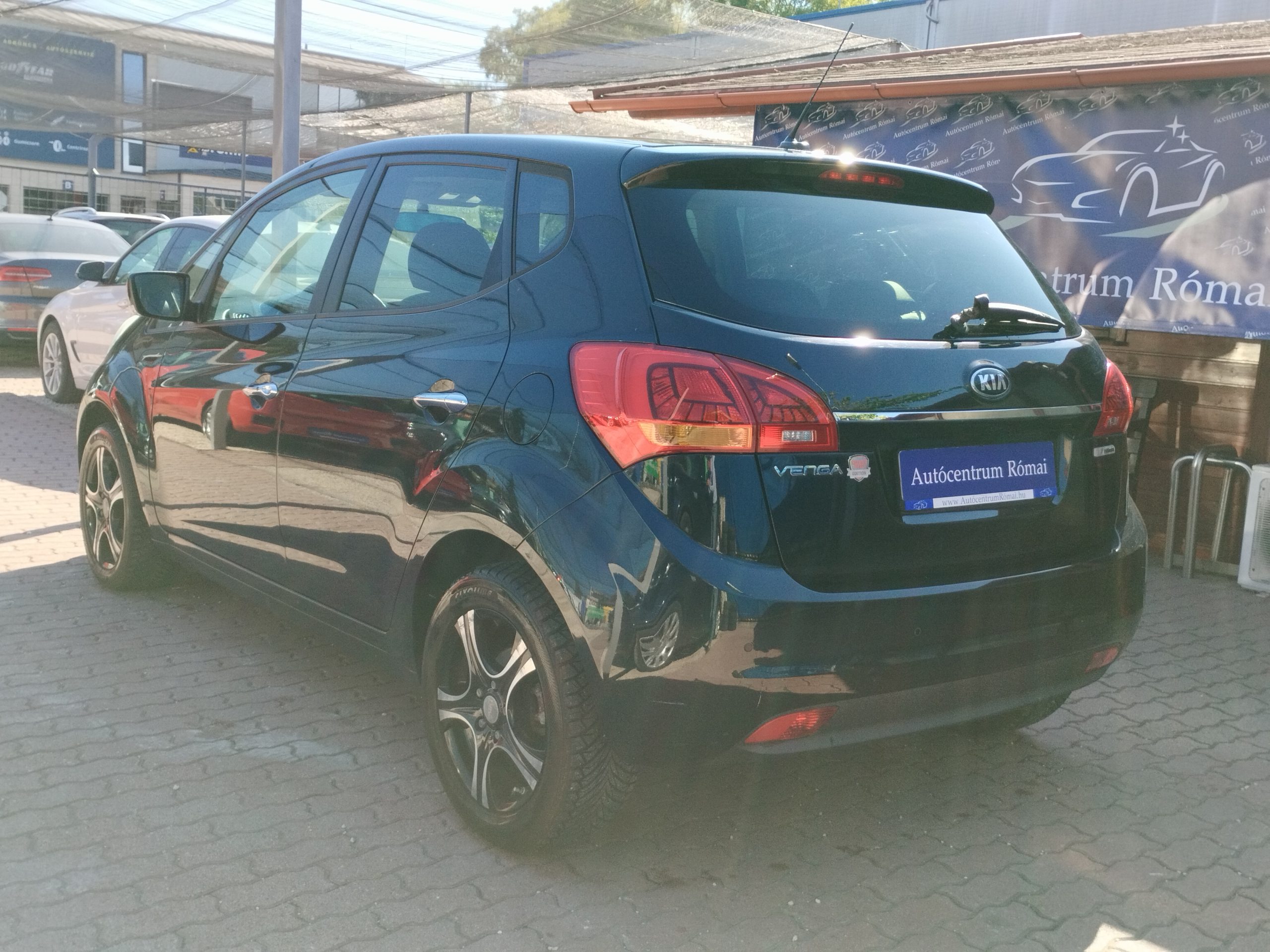 KIA VENGA 1.4 CVVT Limitált 2. Tulaj. DIGIT KLÍMA. FÉLBŐR BELSŐ. ÜLÉSFŰTÉS. PARKRADAR