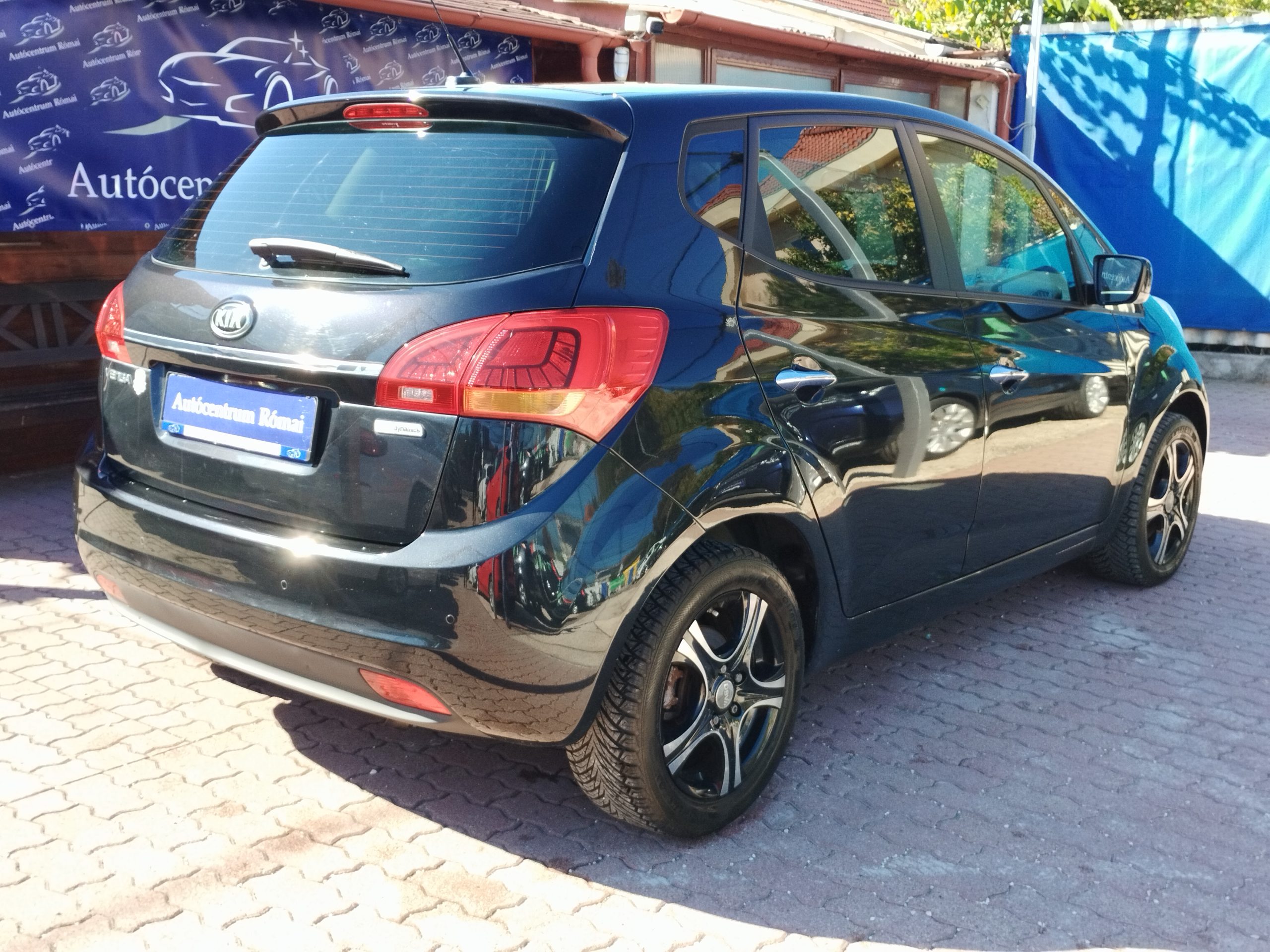 KIA VENGA 1.4 CVVT Limitált 2. Tulaj. DIGIT KLÍMA. FÉLBŐR BELSŐ. ÜLÉSFŰTÉS. PARKRADAR