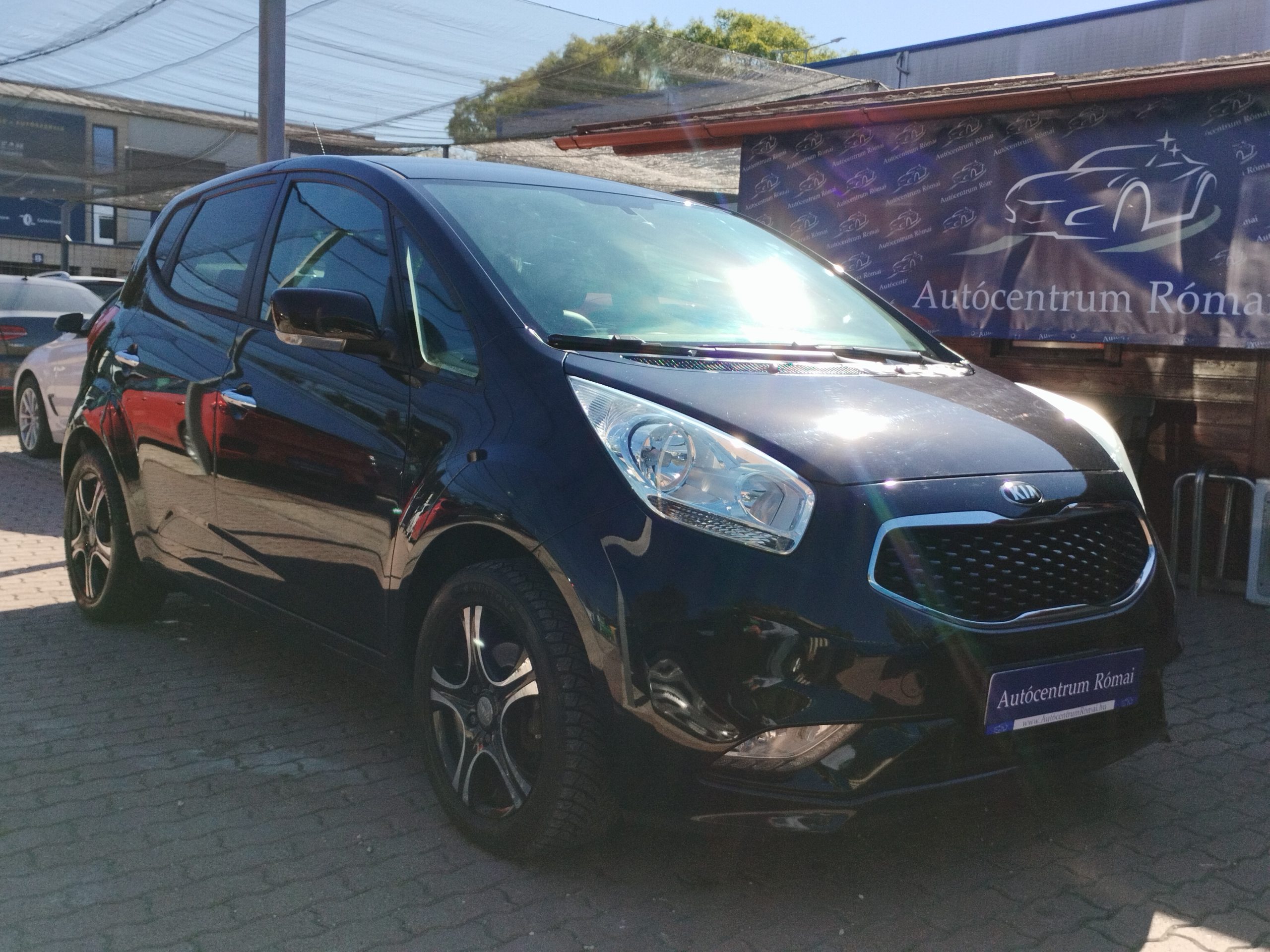 KIA VENGA 1.4 CVVT Limitált 2. Tulaj. DIGIT KLÍMA. FÉLBŐR BELSŐ. ÜLÉSFŰTÉS. PARKRADAR