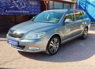 SKODA OCTAVIA Combi 1.8 TSI Ambition Style. 1. Tulaj. Szervizkönyv! TEMPOMAT. PARKRADAR. ÜLÉSFŰTÉS. ALUFELNI