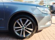 SKODA OCTAVIA Combi 1.8 TSI Ambition Style. 1. Tulaj. Szervizkönyv! TEMPOMAT. PARKRADAR. ÜLÉSFŰTÉS. ALUFELNI