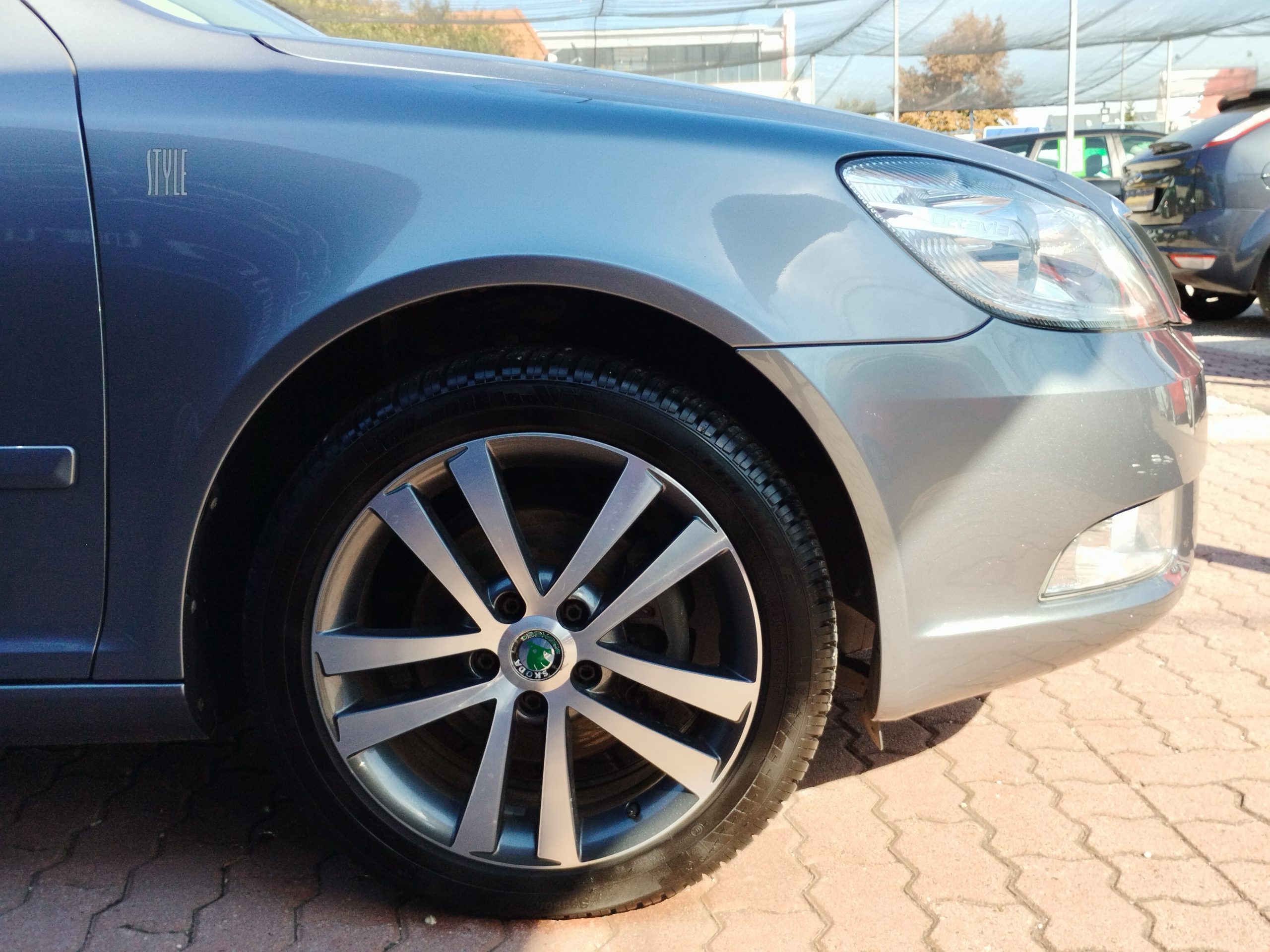 SKODA OCTAVIA Combi 1.8 TSI Ambition Style. 1. Tulaj. Szervizkönyv! TEMPOMAT. PARKRADAR. ÜLÉSFŰTÉS. ALUFELNI