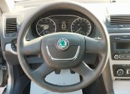 SKODA OCTAVIA Combi 1.8 TSI Ambition Style. 1. Tulaj. Szervizkönyv! TEMPOMAT. PARKRADAR. ÜLÉSFŰTÉS. ALUFELNI