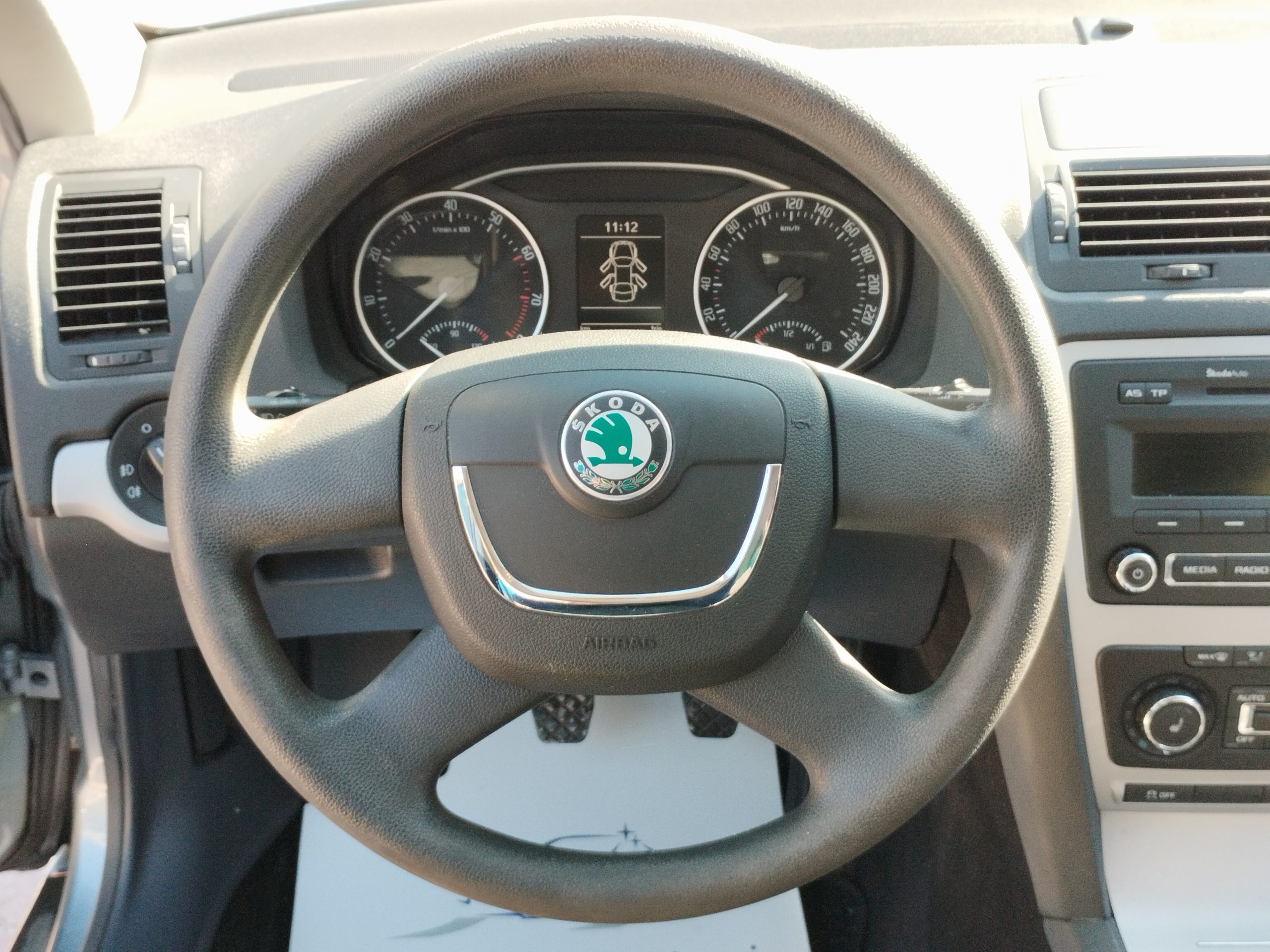 SKODA OCTAVIA Combi 1.8 TSI Ambition Style. 1. Tulaj. Szervizkönyv! TEMPOMAT. PARKRADAR. ÜLÉSFŰTÉS. ALUFELNI