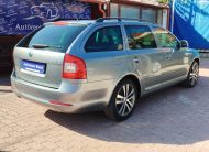 SKODA OCTAVIA Combi 1.8 TSI Ambition Style. 1. Tulaj. Szervizkönyv! TEMPOMAT. PARKRADAR. ÜLÉSFŰTÉS. ALUFELNI