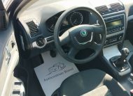 SKODA OCTAVIA Combi 1.8 TSI Ambition Style. 1. Tulaj. Szervizkönyv! TEMPOMAT. PARKRADAR. ÜLÉSFŰTÉS. ALUFELNI
