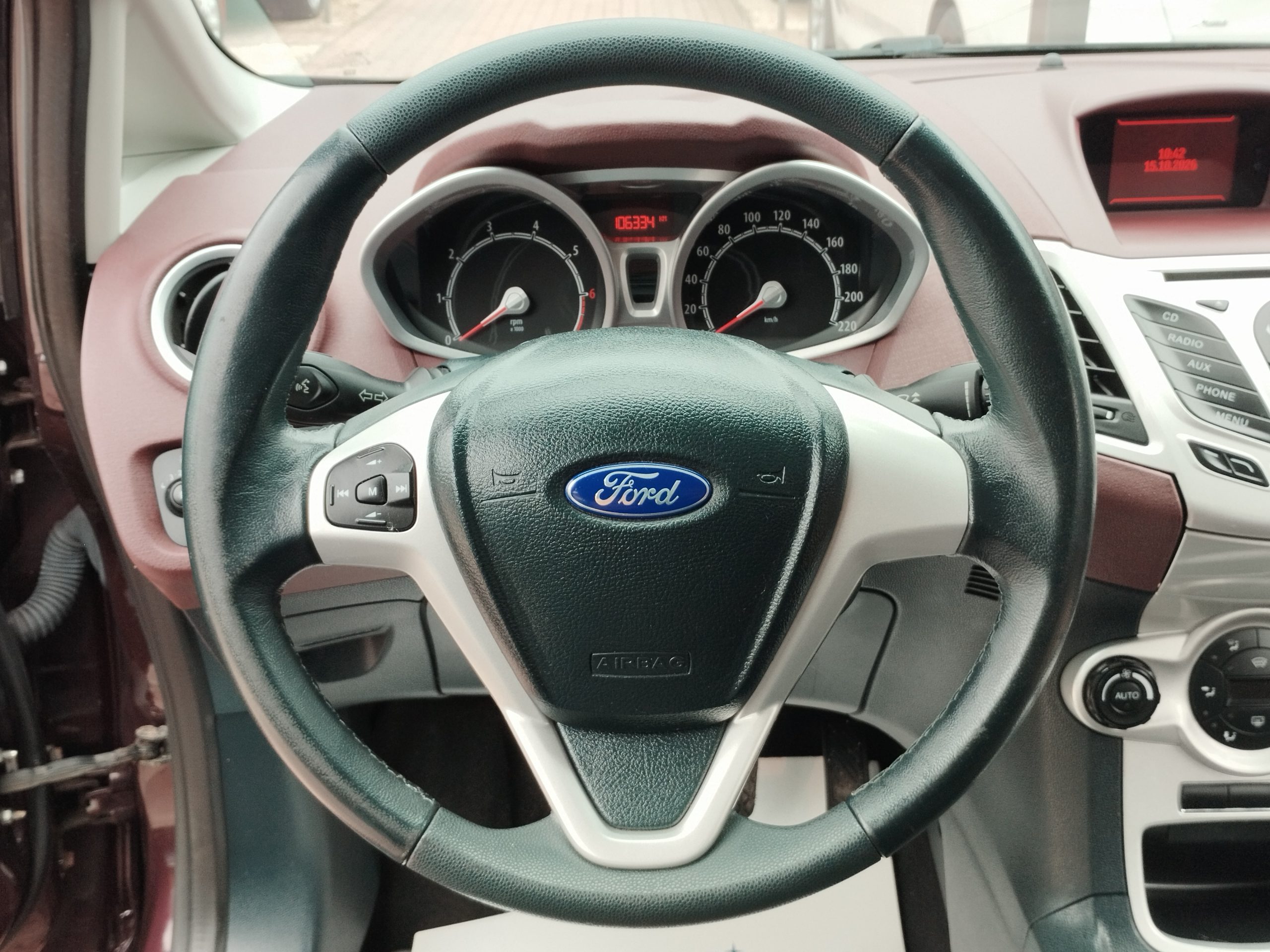 FORD FIESTA 1.25 Titanium 1. Tulaj. 106.000km! DIGIT KLÍMA. PARKRADAR. ÜLÉSFŰTÉS. ALUFELNI