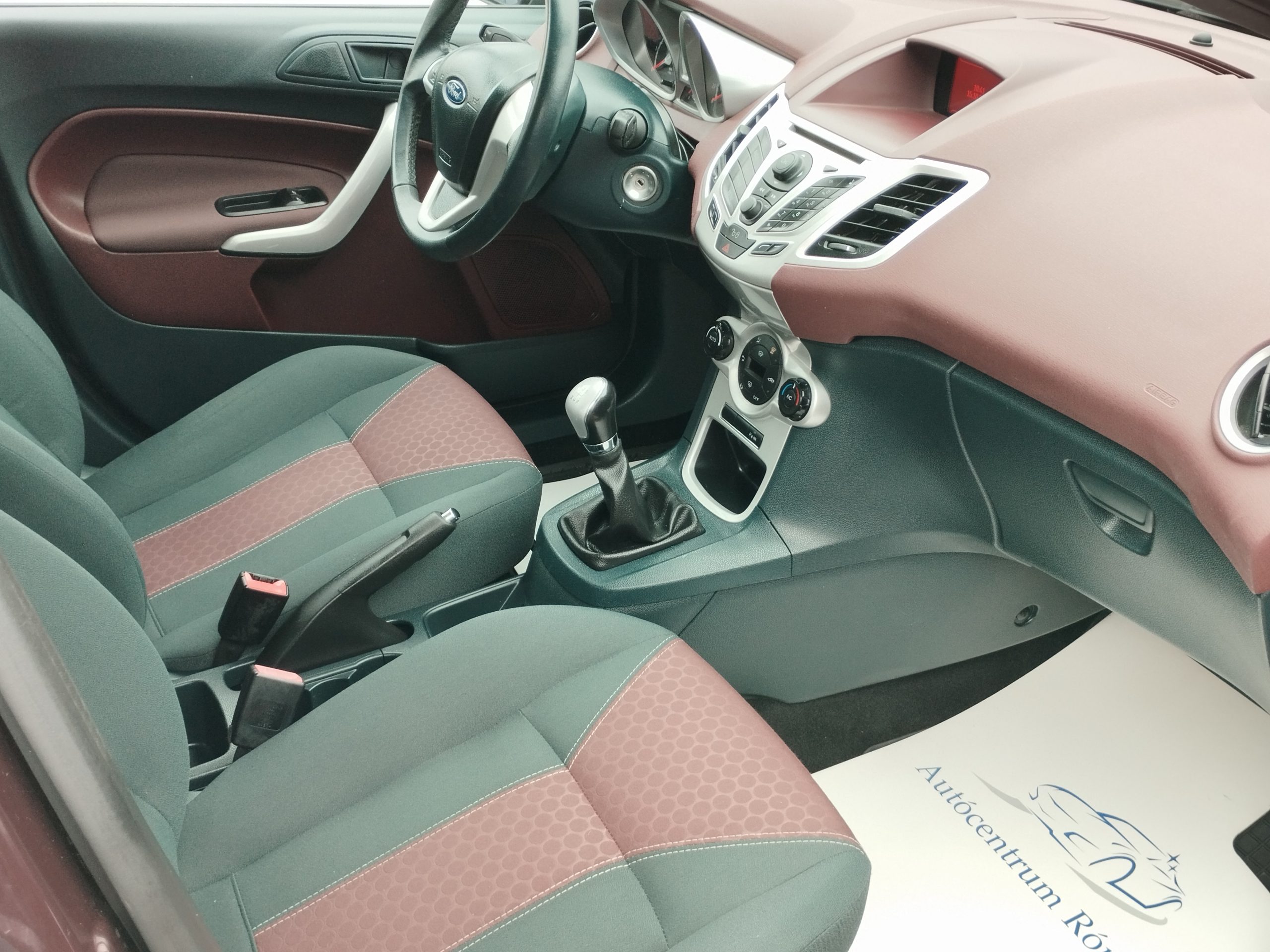 FORD FIESTA 1.25 Titanium 1. Tulaj. 106.000km! DIGIT KLÍMA. PARKRADAR. ÜLÉSFŰTÉS. ALUFELNI