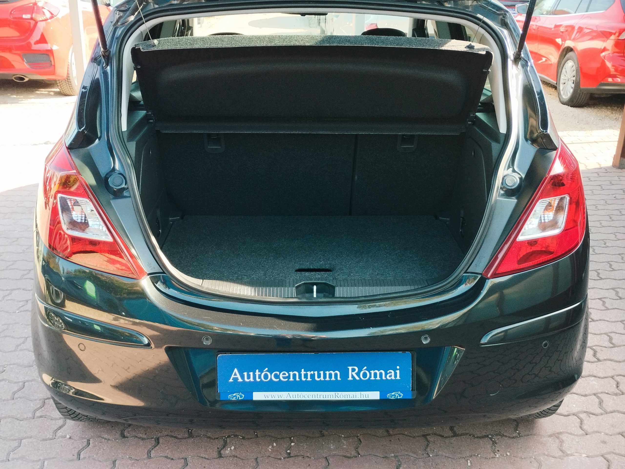 OPEL CORSA D 1.4 Active 2. Tulaj. Szervizönyv! DIGIT KLÍMA. TEMPOMAT. NAVIGÁCIÓ. ÜLÉSFŰTÉS