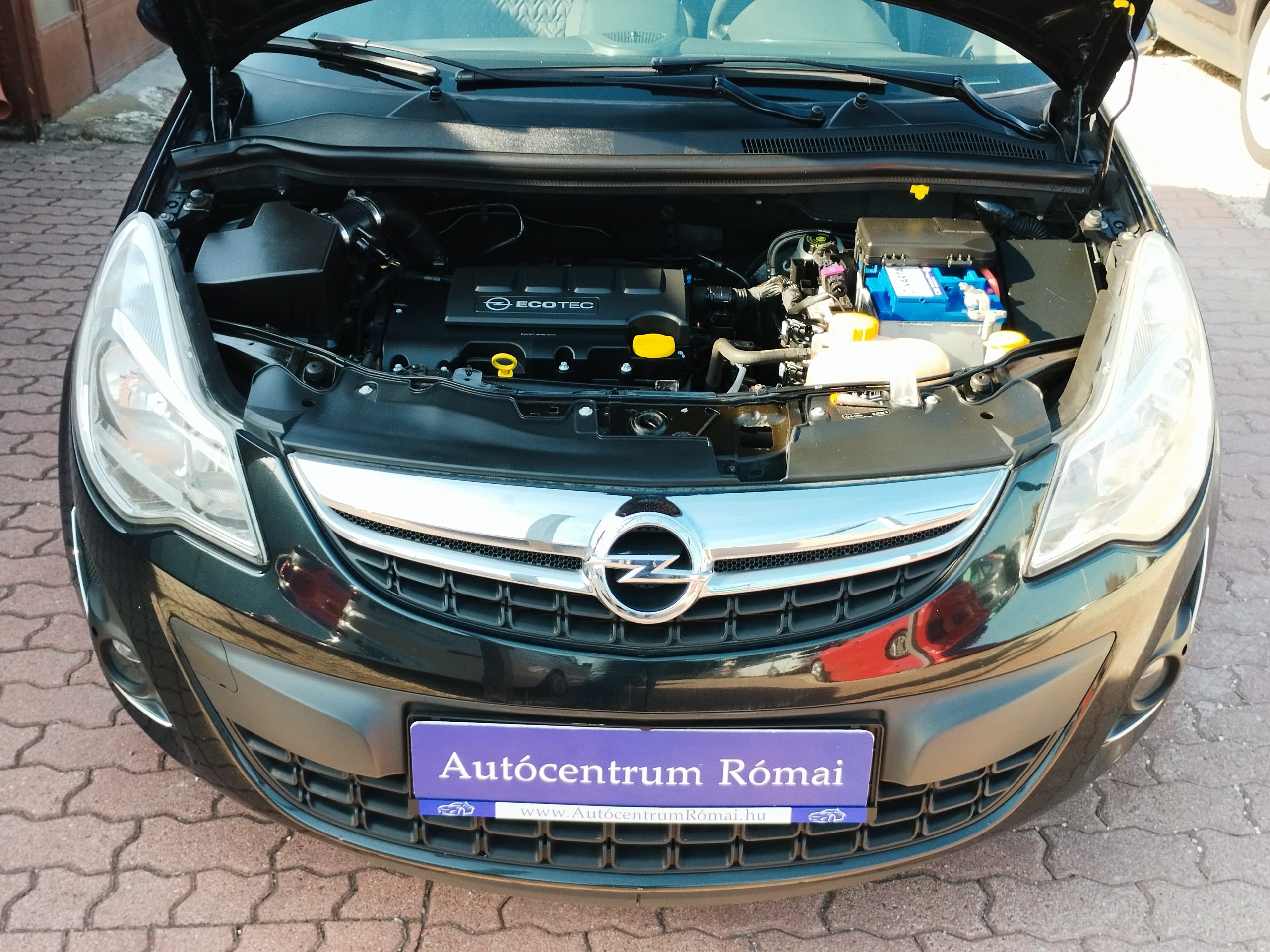 OPEL CORSA D 1.4 Active 2. Tulaj. Szervizönyv! DIGIT KLÍMA. TEMPOMAT. NAVIGÁCIÓ. ÜLÉSFŰTÉS