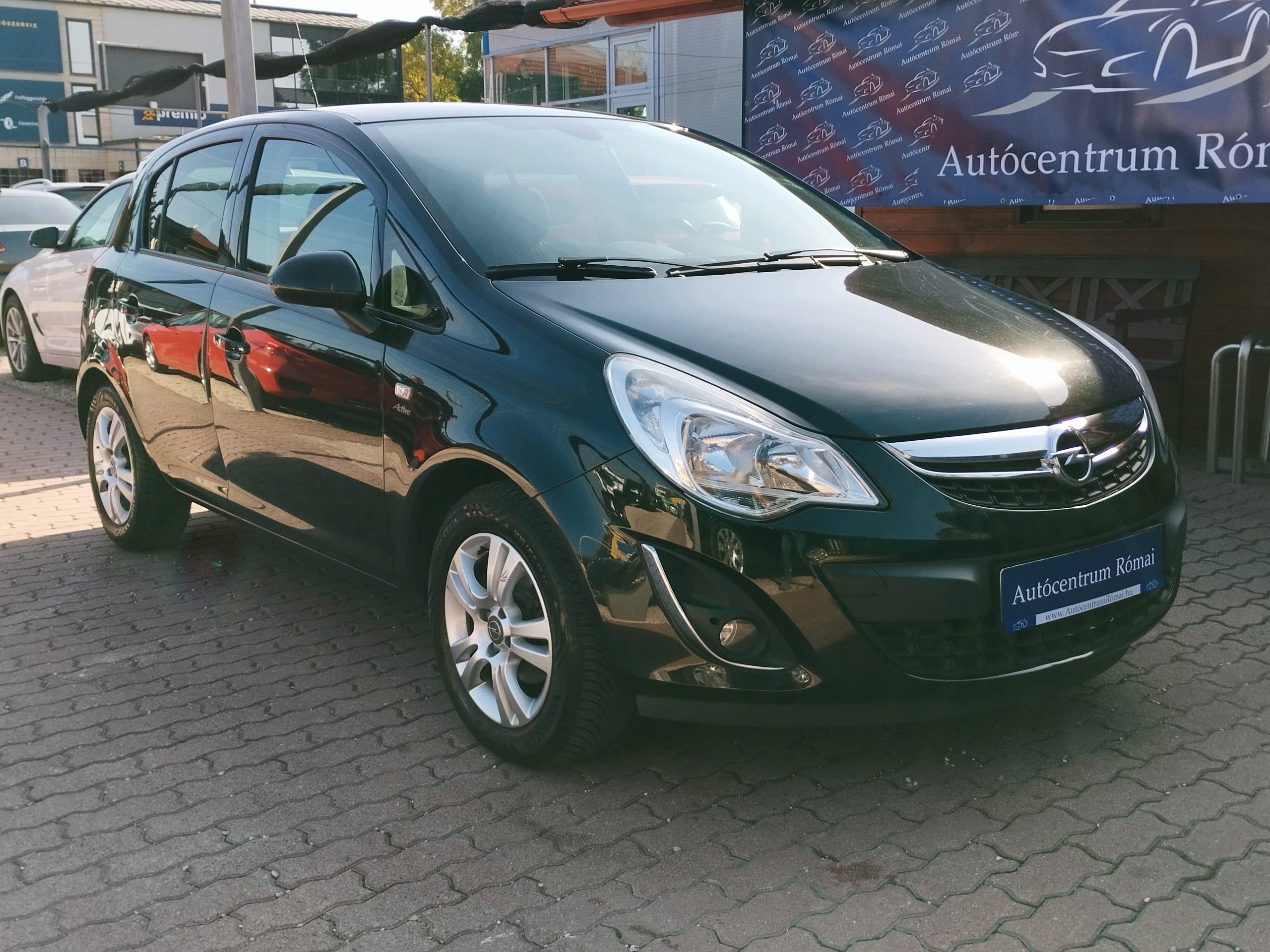 OPEL CORSA D 1.4 Active 2. Tulaj. Szervizönyv! DIGIT KLÍMA. TEMPOMAT. NAVIGÁCIÓ. ÜLÉSFŰTÉS