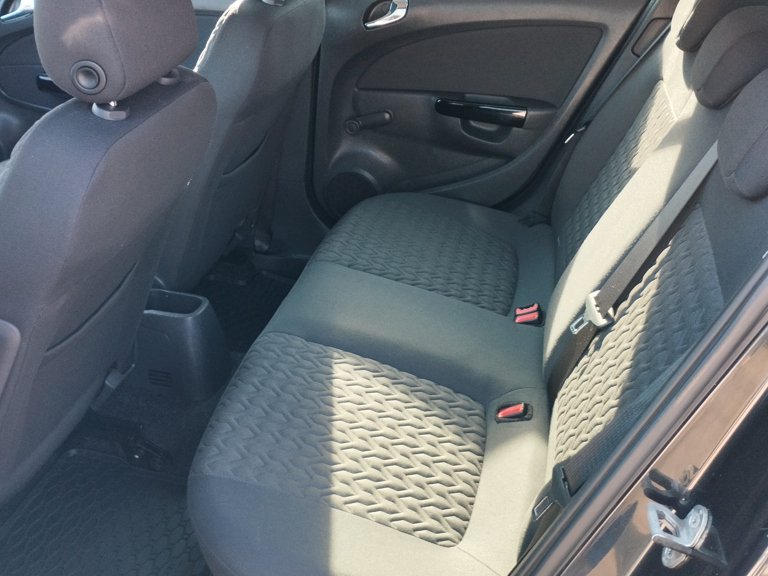 OPEL CORSA D 1.4 Active 2. Tulaj. Szervizönyv! DIGIT KLÍMA. TEMPOMAT. NAVIGÁCIÓ. ÜLÉSFŰTÉS